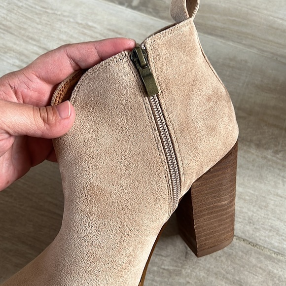 NWOT Beast Fashion Side Detail Faux Suede Taupe Booties - Picture 5 of 8